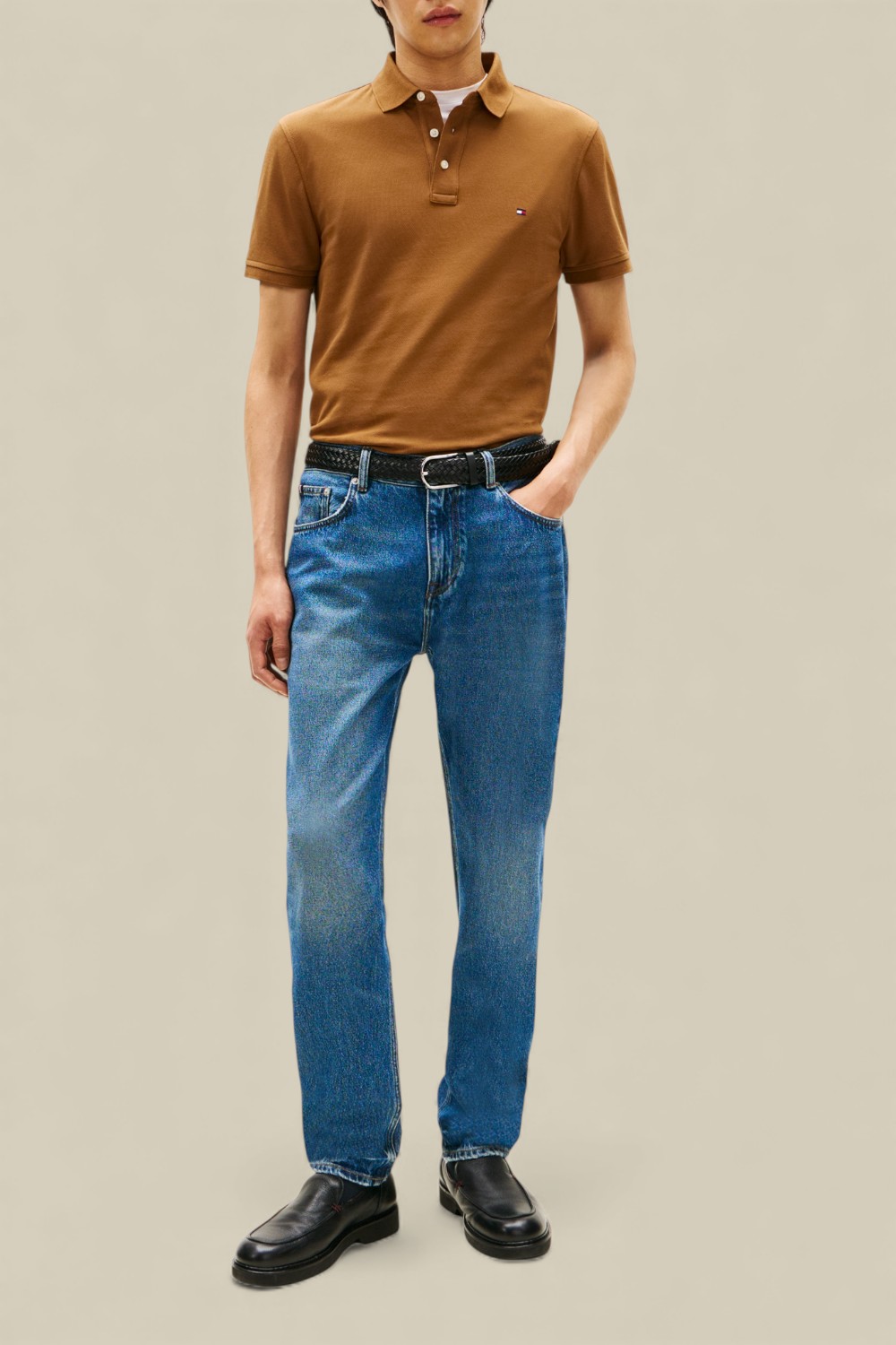 תמונת כל הלוק של חולצת פולו סלים פיט 1985